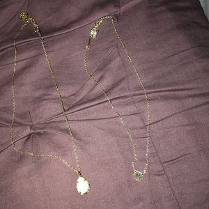 Kendra Scott necklace